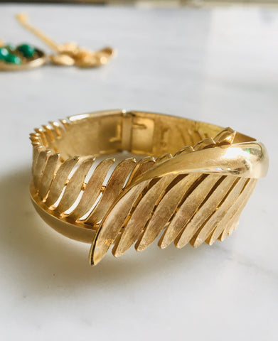 Graceful Curve Bracelet