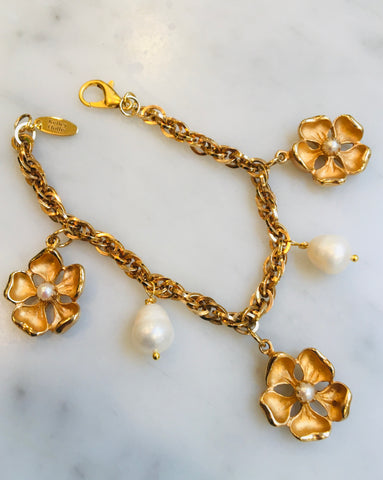 Pearl Charm. Racelet