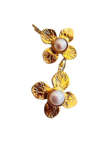 22ct Daisy Pearl Earrings